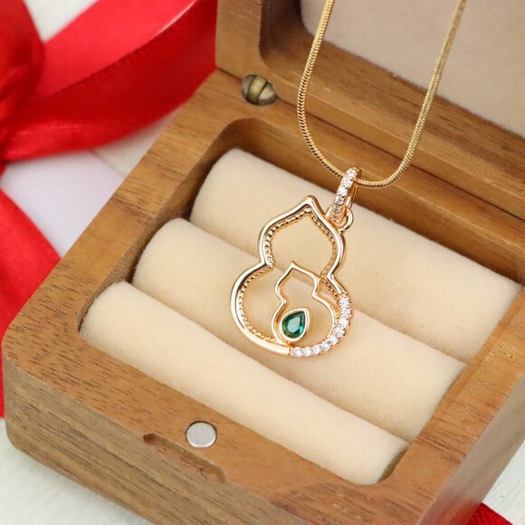 "Rose Gold Mother & Child Outline Pendant with Green Stone, XPPT1311 - Picture 6 of 12